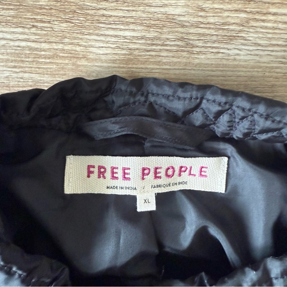 Free People Quinn Quilted Jacket | Black | New without Tags | XL - Picture 7 of 7